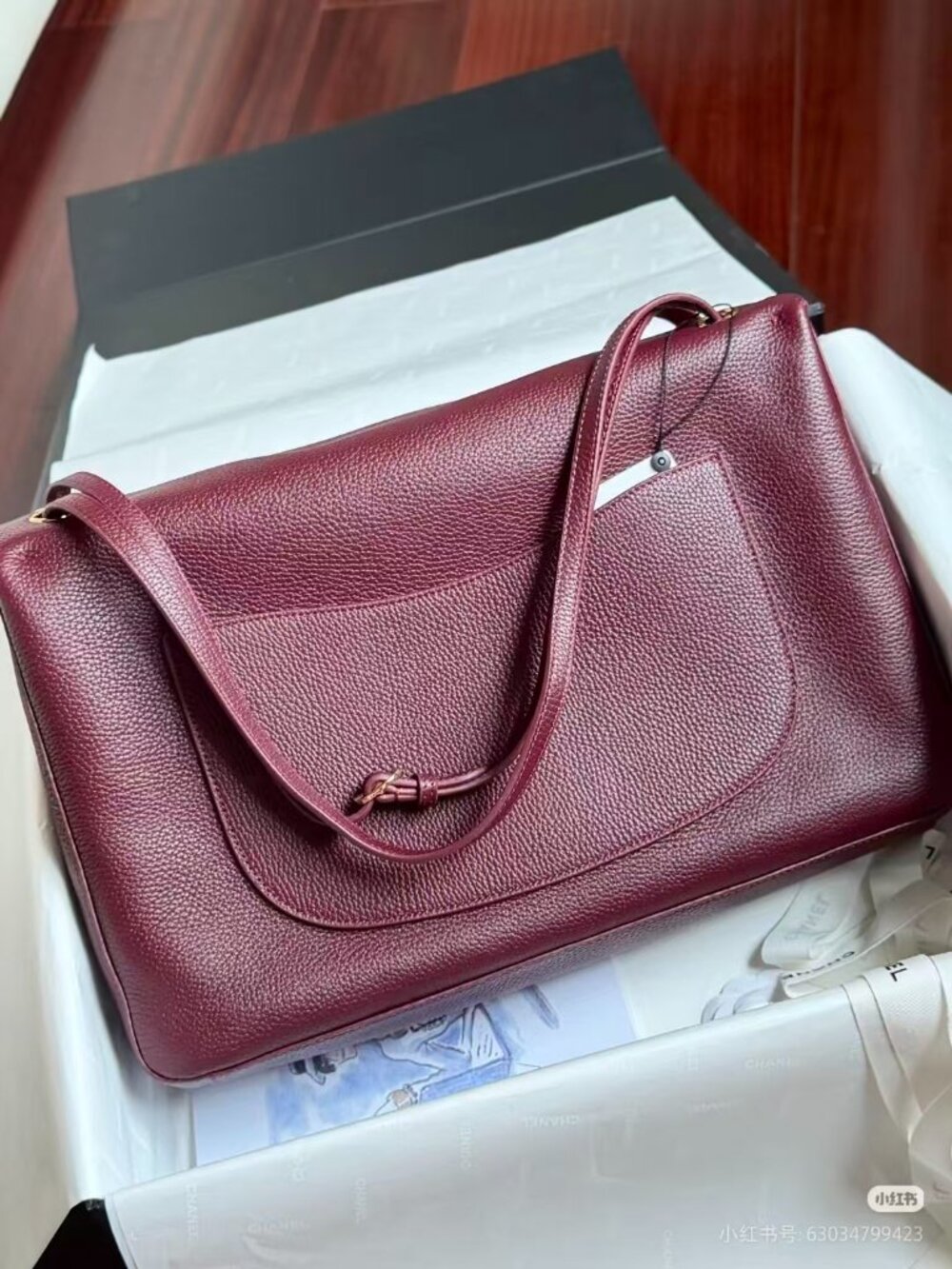 Classic CHANEL Bags: A Stylish and Versatile Choice for Elegance - Picture 6 of 6